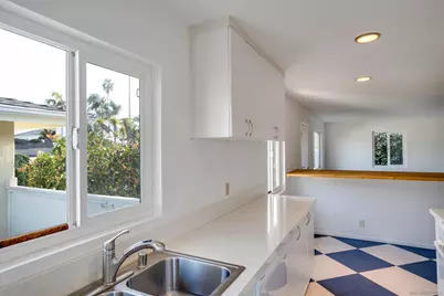  370 Tamarack Ave, Carlsbad, CA 92008 - Photo 9