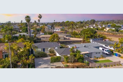  370 Tamarack Ave, Carlsbad, CA 92008 - Photo 3