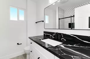 5465 Encina Dr, San Diego, CA 92114 - Photo 25