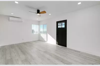  5465 Encina Dr, San Diego, CA 92114 - Photo 5