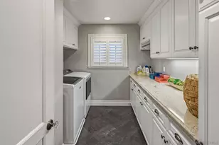 861 B Ave, Coronado, CA 92118 - Photo 35