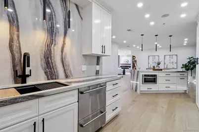  700 Front St #1402, San Diego, CA 92101 - Photo 17