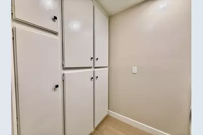  370 Rosecrans St #302, San Diego, CA 92106 - Photo 21