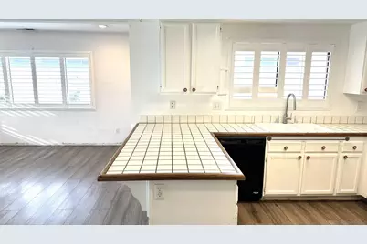  39607 Firethorn Court, Murrieta, CA 92563 - Photo 3