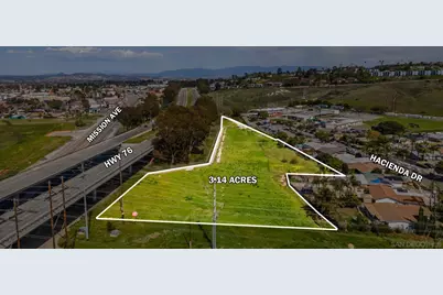  Hacienda Dr #1, Oceanside, CA 92058 - Photo 9