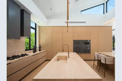  6283 La Jolla Scenic Drive S, San Diego, CA 92037 - Photo 11