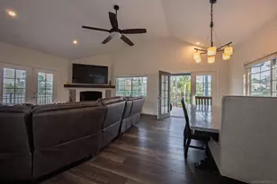 444 Avalon Dr, Vista, CA 92084 - Photo 13