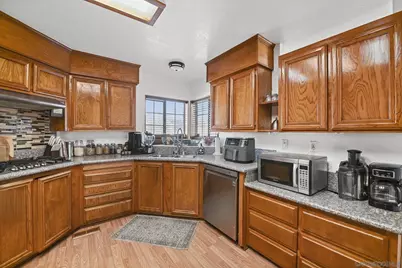  1410 Martinique Dr, Hemet, CA 92543 - Photo 11