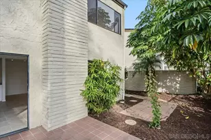 8725 Caminito Abrazo, La Jolla, CA 92037 - Photo 15