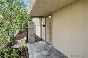 8725 Caminito Abrazo, La Jolla, CA 92037 - Photo 31