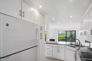 8725 Caminito Abrazo, La Jolla, CA 92037 - Photo 23