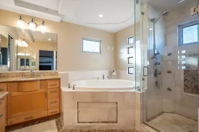  750 Island Court, San Diego, CA 92109 - Photo 9
