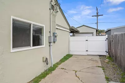  403 Sawtelle Ave, San Diego, CA 92114 - Photo 23