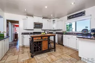 5512 Candlelight Dr, La Jolla, CA 92037 - Photo 7