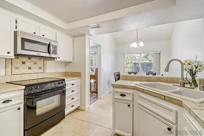  6128 Portobelo Ct, San Diego, CA 92124 - Photo 11