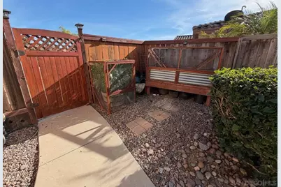  2327 Clearcrest Ln, Fallbrook, CA 92028 - Photo 23