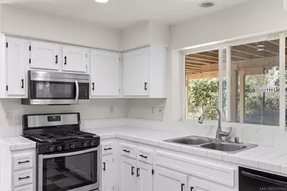  609 Jacks Creek Road, Escondido, CA 92027 - Photo 11