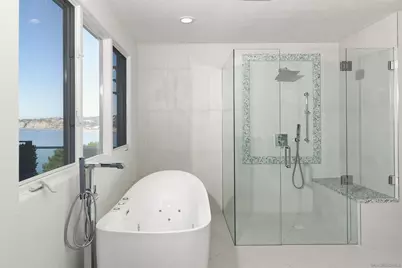  7825 Prospect Pl, La Jolla, CA 92037 - Photo 17