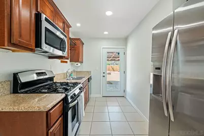  3675 Nassau Drive, San Diego, CA 92115 - Photo 7