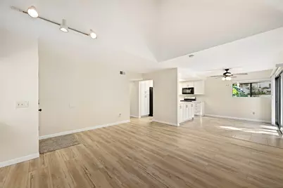  317 N Melrose Dr #G, Vista, CA 92083 - Photo 3