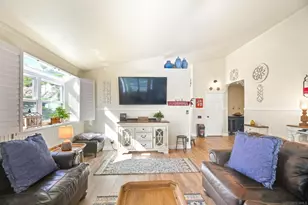 2121 Emberwood Way, Escondido, CA 92029 - Photo 5