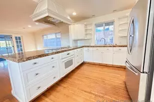 6142 Romany Dr, San Diego, CA 92120 - Photo 7