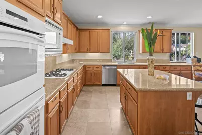  624 Ridgemont Cir, Escondido, CA 92027 - Photo 11