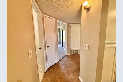  1040 E Washington Ave #33, Escondido, CA 92025 - Photo 7