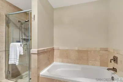  700 W E St #1905, San Diego, CA 92101 - Photo 23