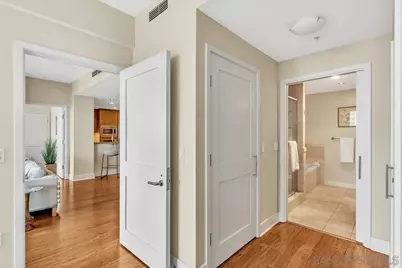  700 W E St #1905, San Diego, CA 92101 - Photo 19