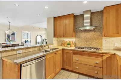  700 W E St #1905, San Diego, CA 92101 - Photo 9
