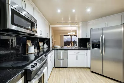  230 W Laurel #303, San Diego, CA 92101 - Photo 7