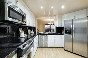 230 W Laurel, San Diego, CA 92101 - Photo 7