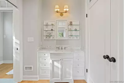  924 Scott St, San Diego, CA 92106 - Photo 37