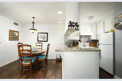  5003 Westpark Dr. #203, Valley Village, CA 91601 - Photo 5