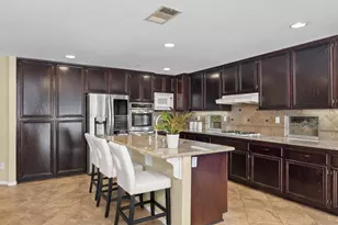 10145 Challenger Ct, Spring Valley, CA 91978 - Photo 17
