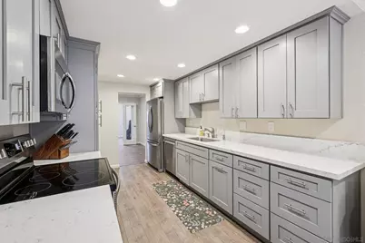  8870 Caminito Primavera, La Jolla, CA 92037 - Photo 9