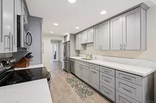 8870 Caminito Primavera, La Jolla, CA 92037 - Photo 9