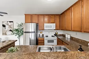 3454 Castle Glen Dr, San Diego, CA 92123 - Photo 9