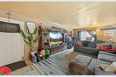  1845 West Dr, Vista, CA 92083 - Photo 3