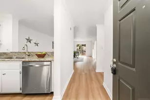 7405 Charmant Dr, San Diego, CA 92122 - Photo 5