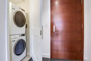 700 W E St, San Diego, CA 92101 - Photo 17