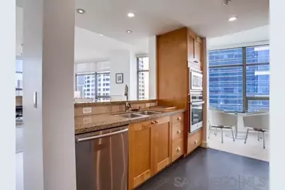  700 W E St #1504, San Diego, CA 92101 - Photo 3