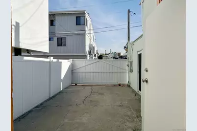  809 Sunset Ct, San Diego, CA 92109 - Photo 25