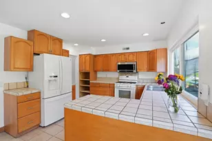 405 Joann Cir, Vista, CA 92084 - Photo 5