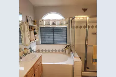  850 Corte Bellagio, Escondido, CA 92026 - Photo 9