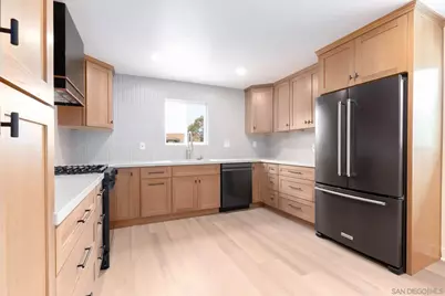  361 E E Indian Rock Rd, Vista, CA 92084 - Photo 7