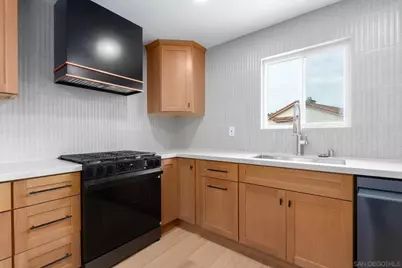  361 E E Indian Rock Rd, Vista, CA 92084 - Photo 9