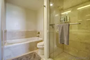 700 W E St, San Diego, CA 92101 - Photo 19