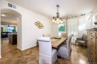  993 Hawthorne Creek Dr, Chula Vista, CA 91914 - Photo 11